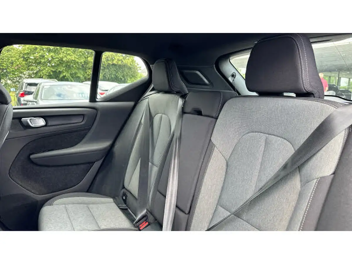 2023-volvo-xc40-20-b3-plus-big-11