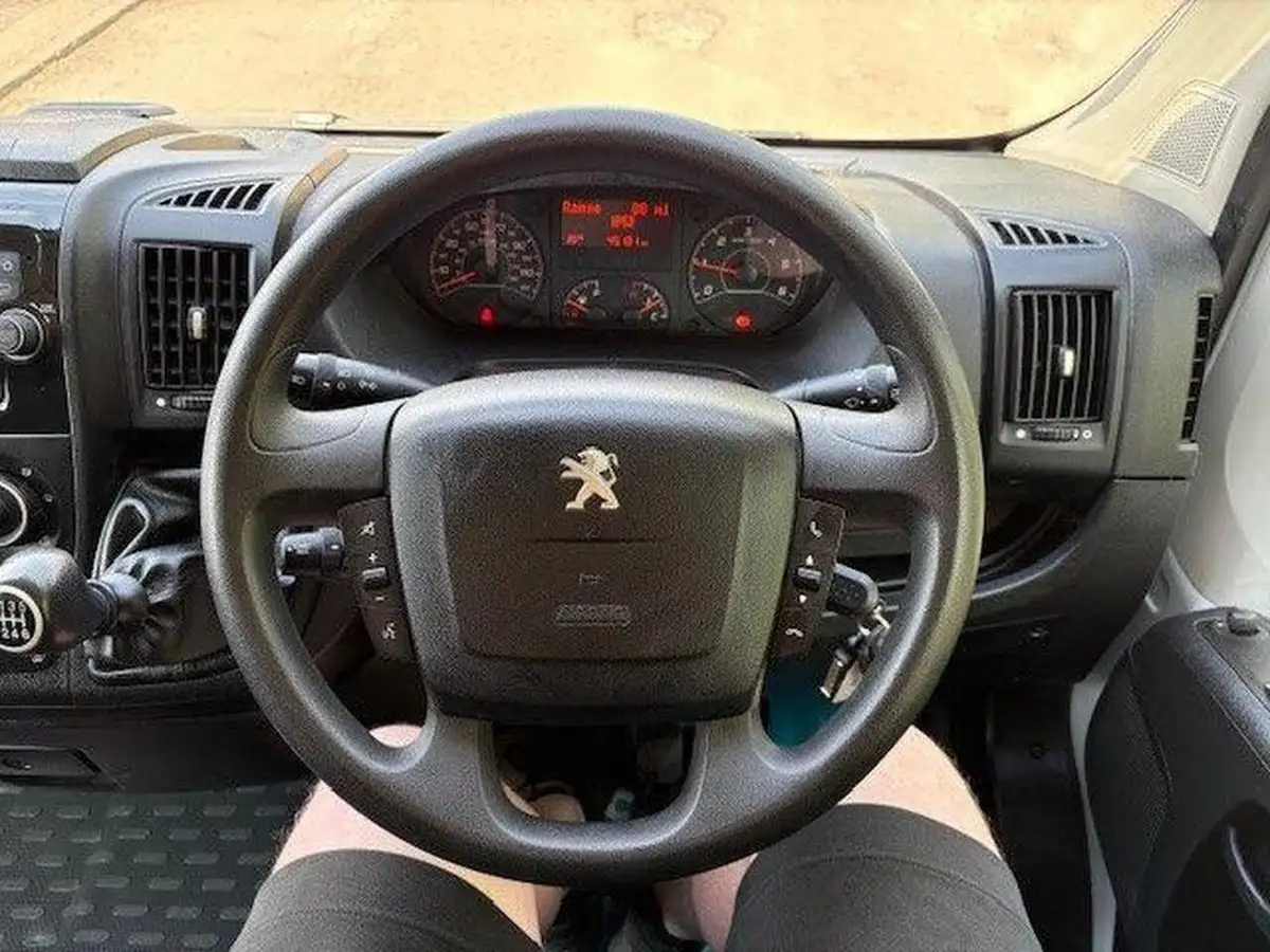 2022-peugeot-boxer-22-bluehdi-professional-435-l4-h2-big-10