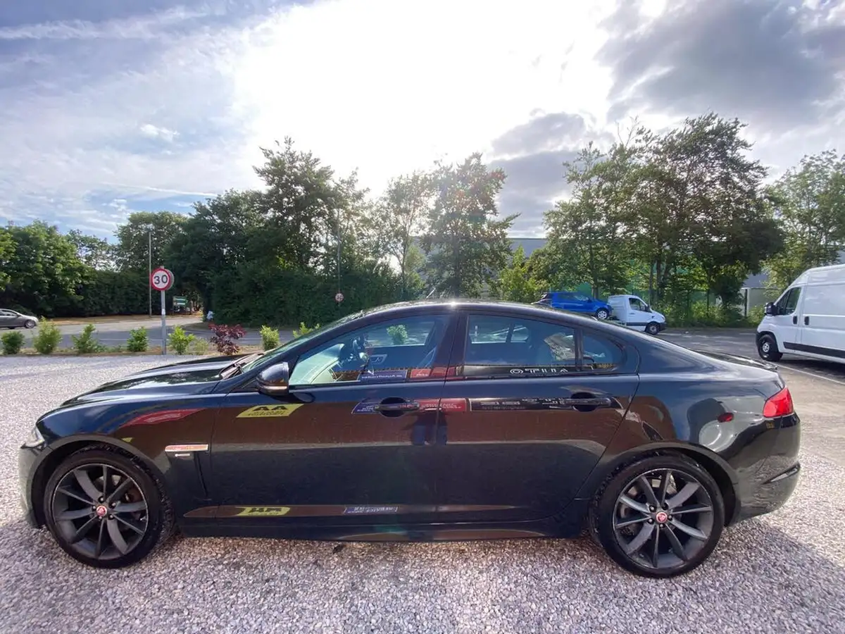 2014-jaguar-xf-22td-r-sport-200ps-saloon-4d-big-17