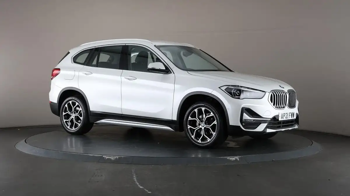 2021-bmw-x1-20td-sdrive18d-xline-big-56