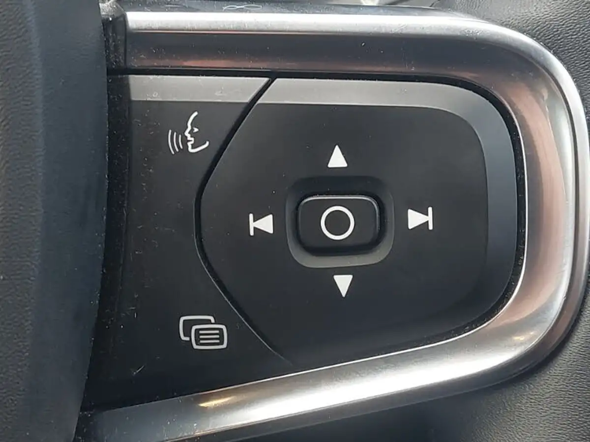 2022-volvo-xc40-e-recharge-plus-228bhp-big-14