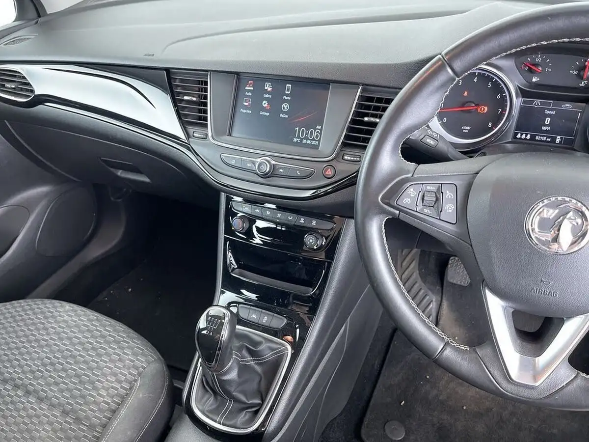 2018-vauxhall-astra-14i-sri-hatchback-big-43