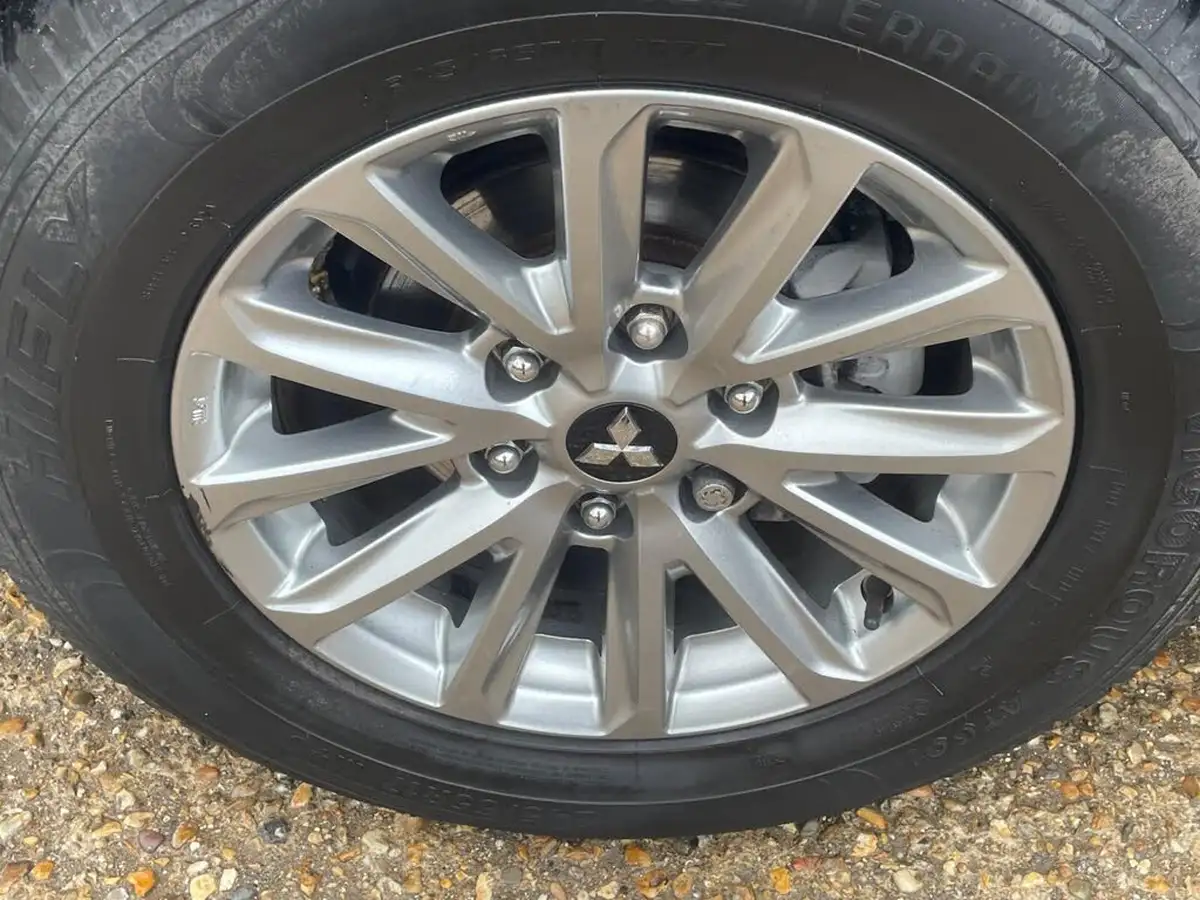 2018-mitsubishi-l200-24di-d-barbarian-eu6-big-49