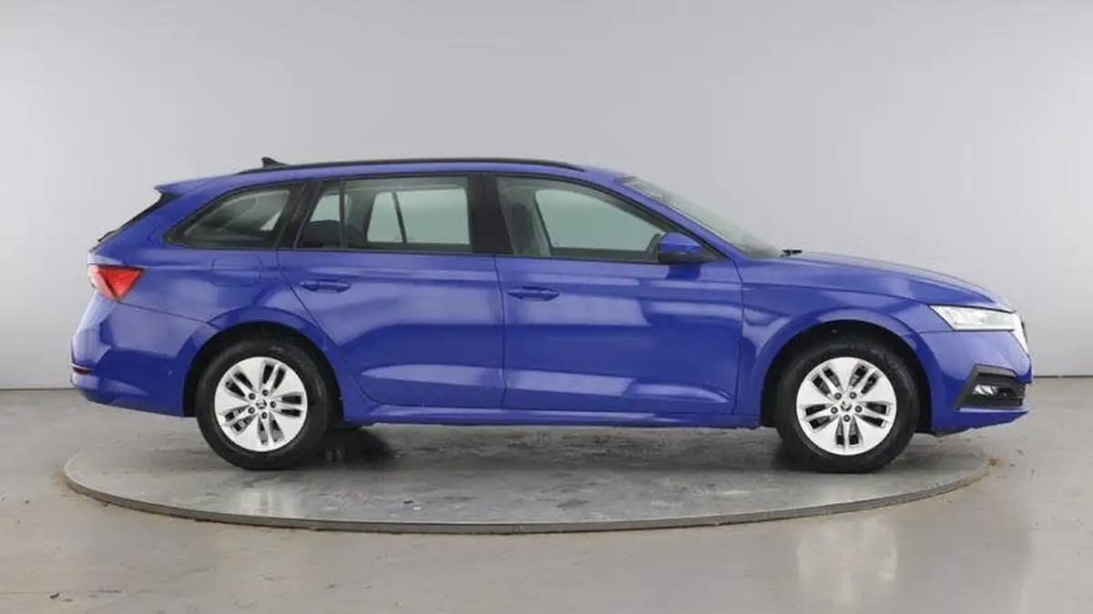 2022-skoda-octavia-20tdi-se-116ps-estate-big-3