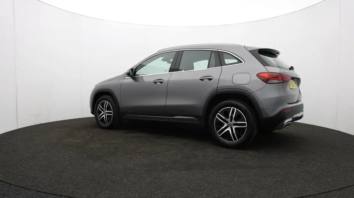 2022-mercedes-benz-gla-class-13-gla-200-sport-executive-big-76
