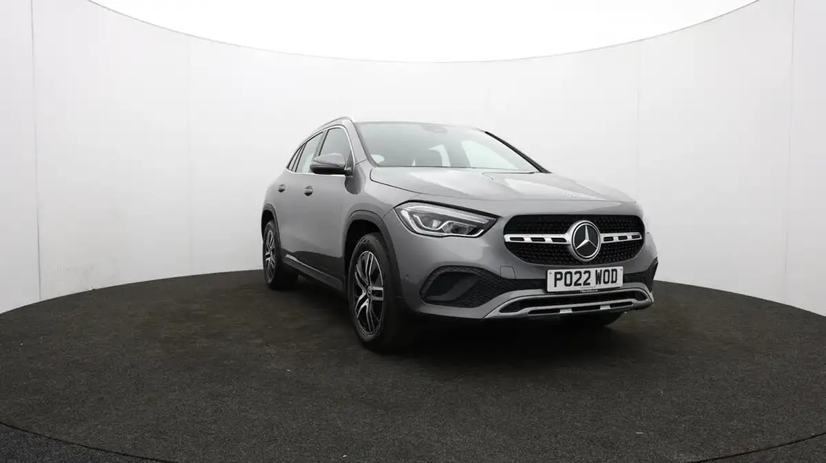 2022-mercedes-benz-gla-class-13-gla-200-sport-executive-big-52