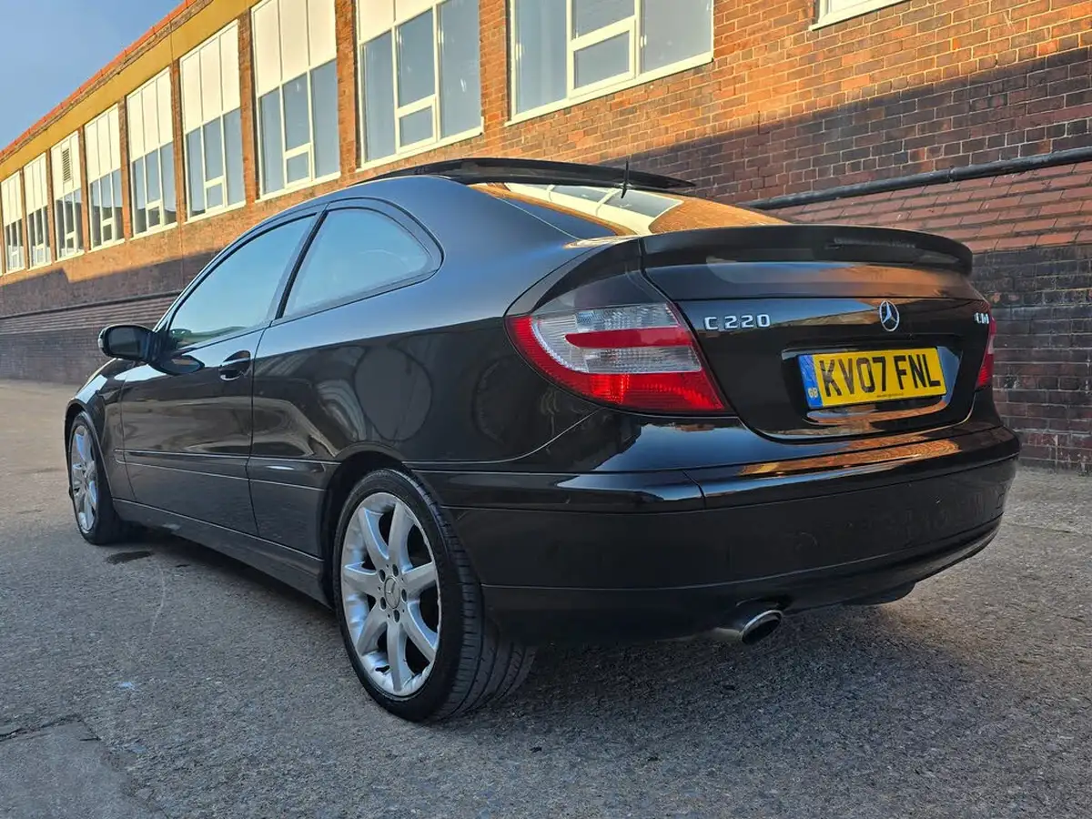 2007-mercedes-benz-c-class-21td-c220-cdi-se-coupe-2d-2148cc-auto-big-4