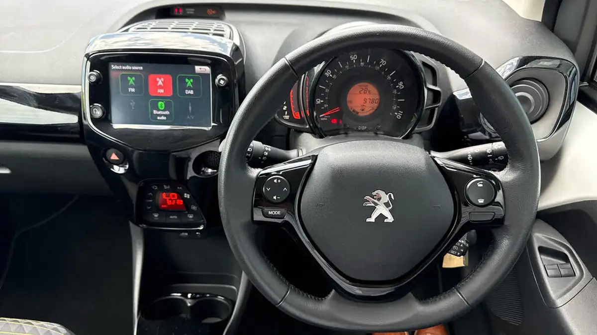 2021-peugeot-108-10-collection-hatchback-big-3