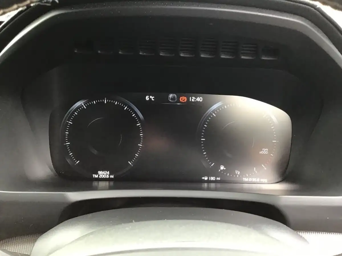 2020-volvo-xc90-20td-b5-r-design-big-15