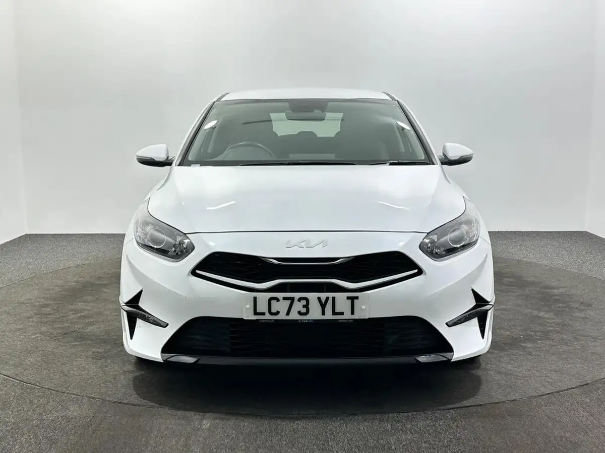2023-kia-ceed-15-t-gdi-3-158bhp-hatchback-big-2