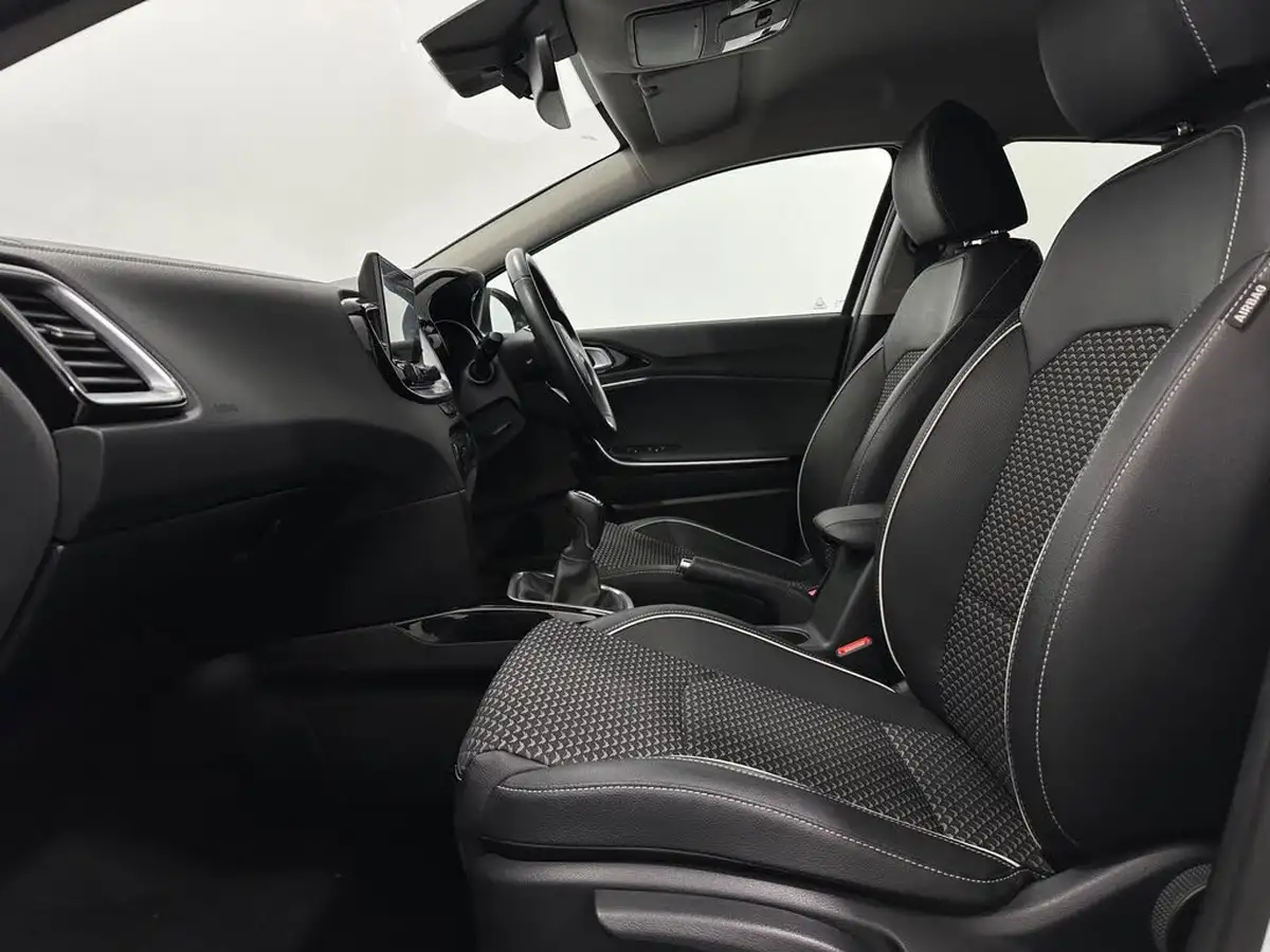 2023-kia-ceed-15-t-gdi-3-158bhp-hatchback-big-30