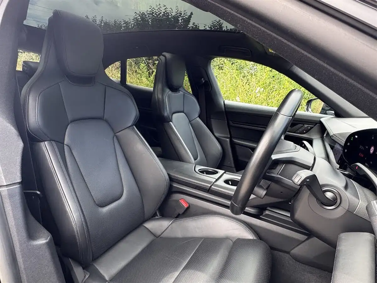 2023-porsche-taycan-e-sport-turismo-476ps-performance-battery-plus-big-5