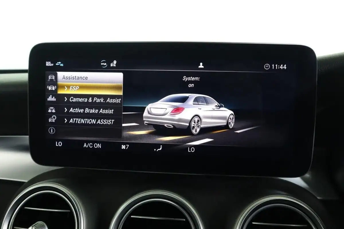 2021-mercedes-benz-c-class-20d-c220d-amg-line-edition-saloon-4d-big-41