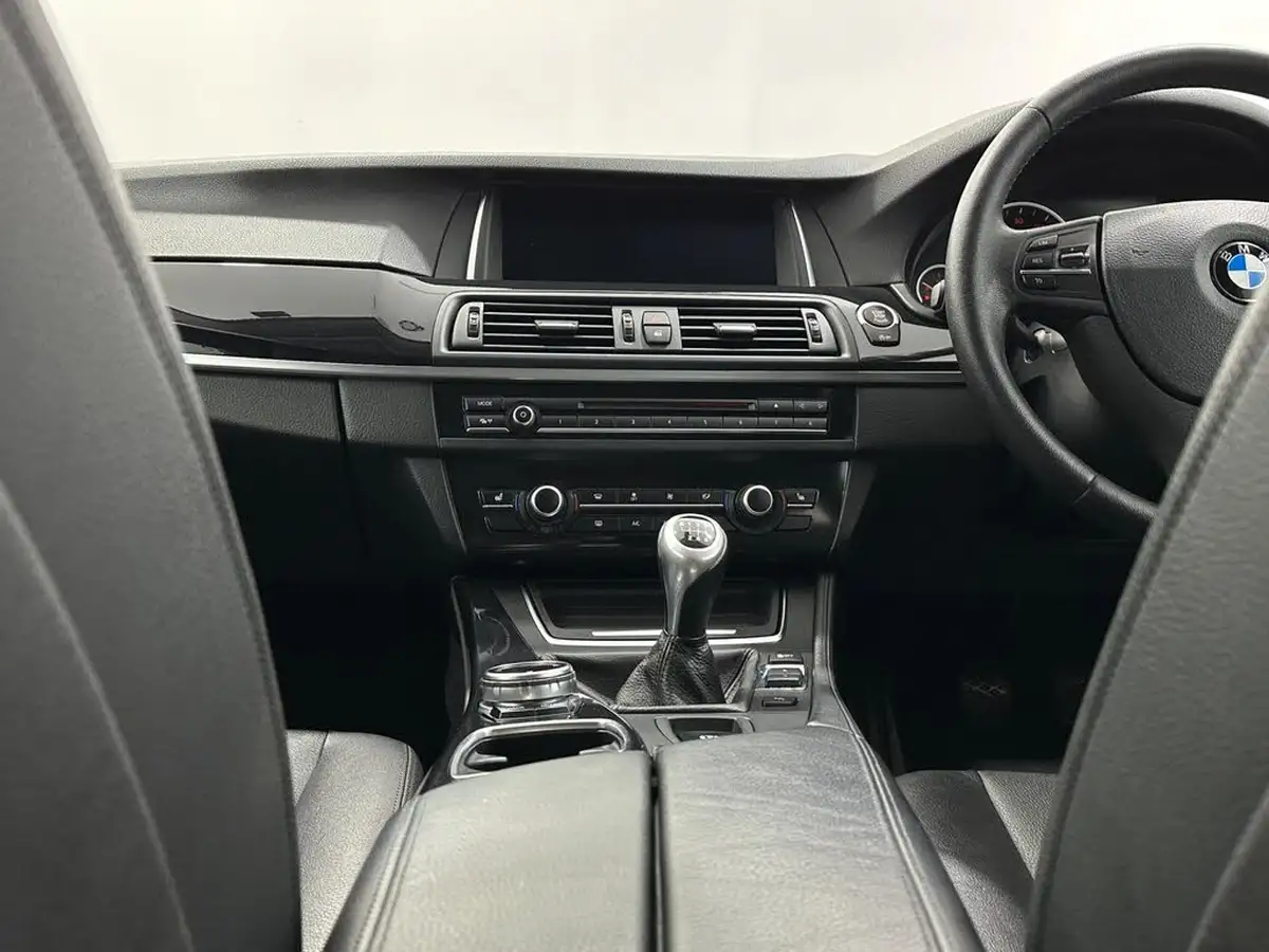 2014-bmw-5-series-20td-520d-se-touring-big-17