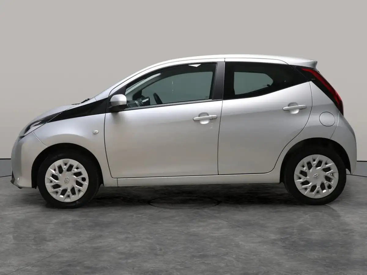 2020-toyota-aygo-10-vvt-i-x-play-big-15