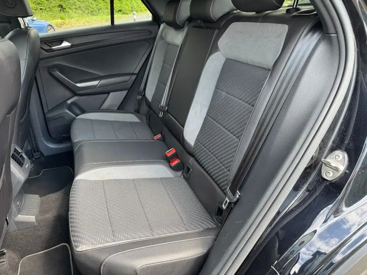 2019-volkswagen-t-roc-16tdi-r-line-big-46