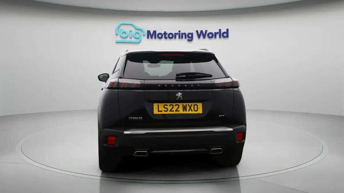 2022-peugeot-2008-suv-12-puretech-gt-big-6