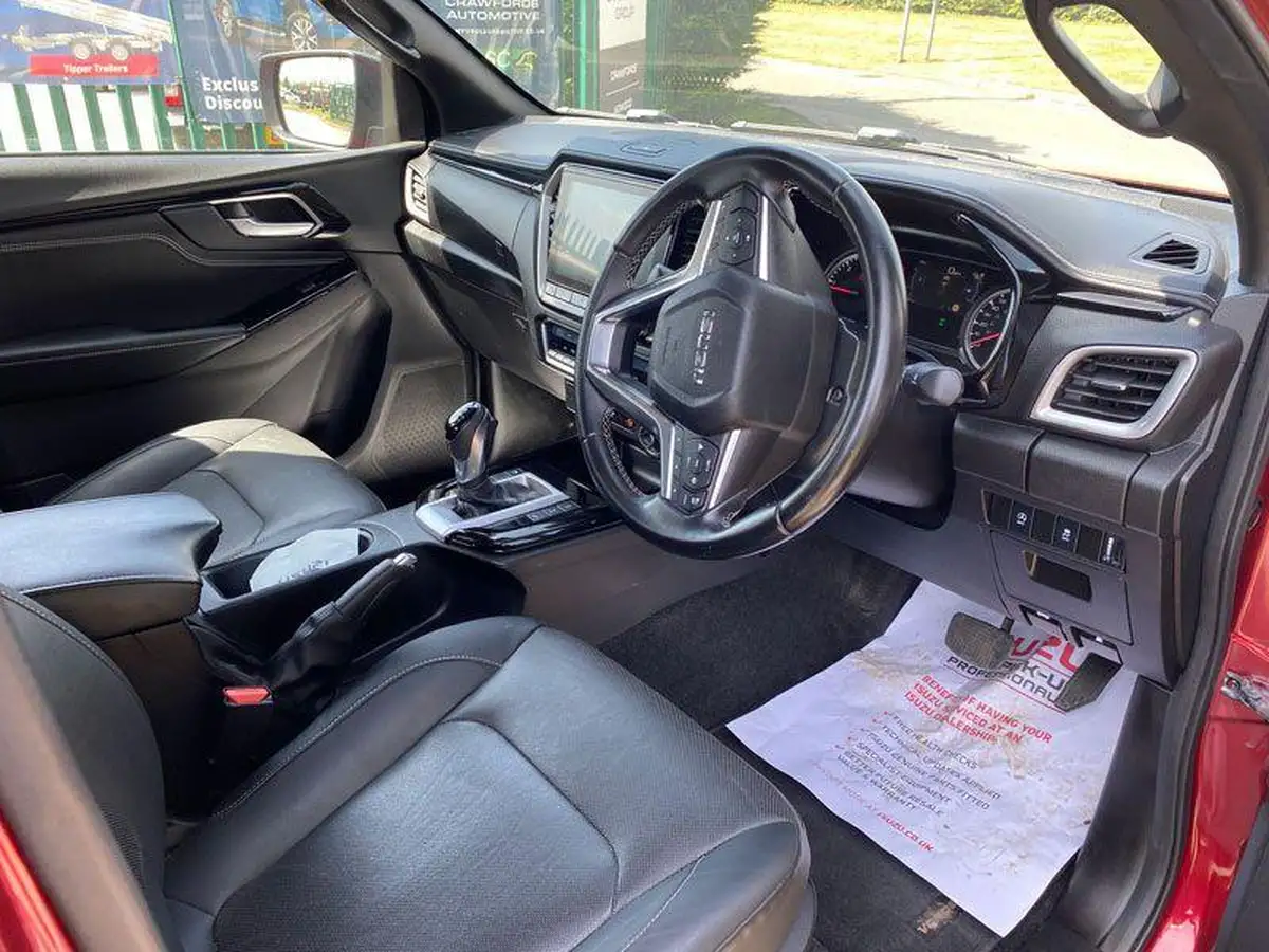 2022-isuzu-d-max-19td-v-cross-pick-up-auto-big-12