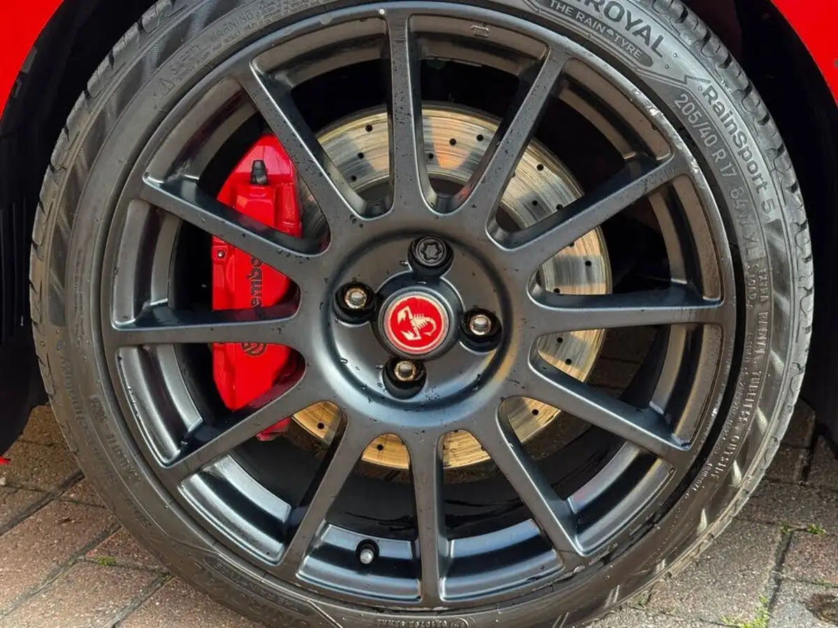 2017-abarth-595-14-tjet-competizione-big-7