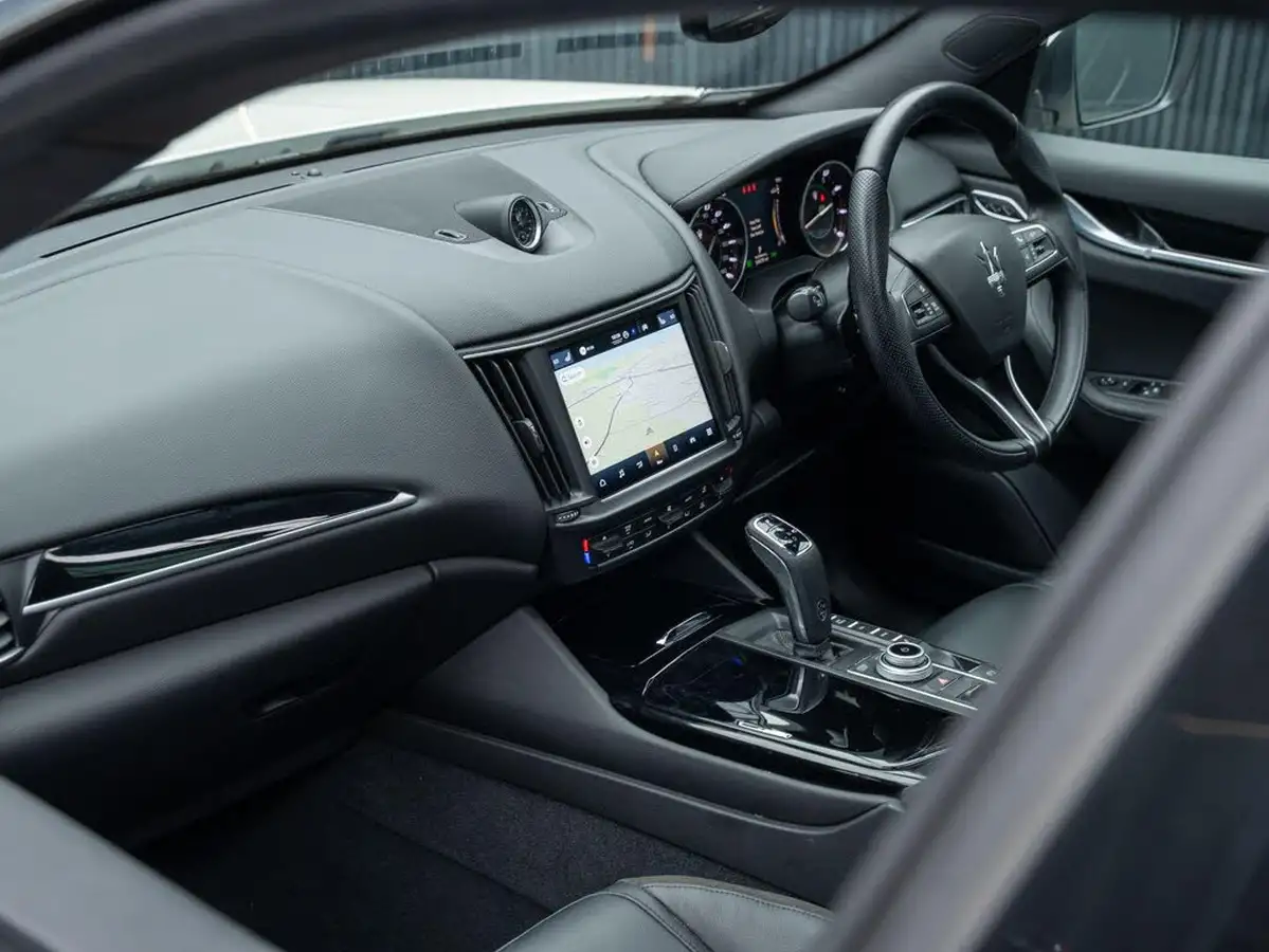 2022-maserati-levante-20-gt-big-41