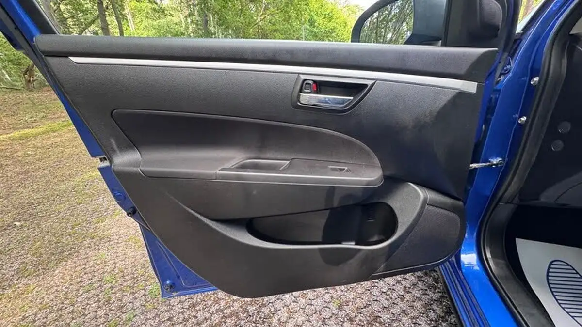 2014-suzuki-swift-12-sz4-94ps-4x4-5d-big-32