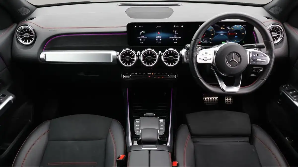 2023-mercedes-benz-eqb-e-300-amg-line-big-13