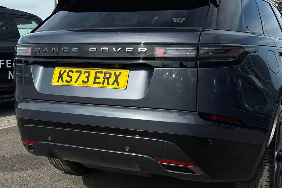 2023-land-rover-range-rover-velar-20-d200-dynamic-se-big-30