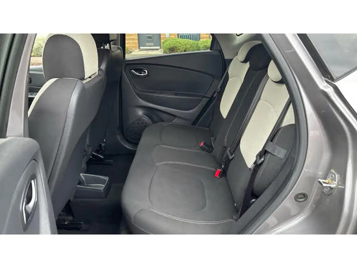 2019-renault-captur-09-tce-iconic-big-15