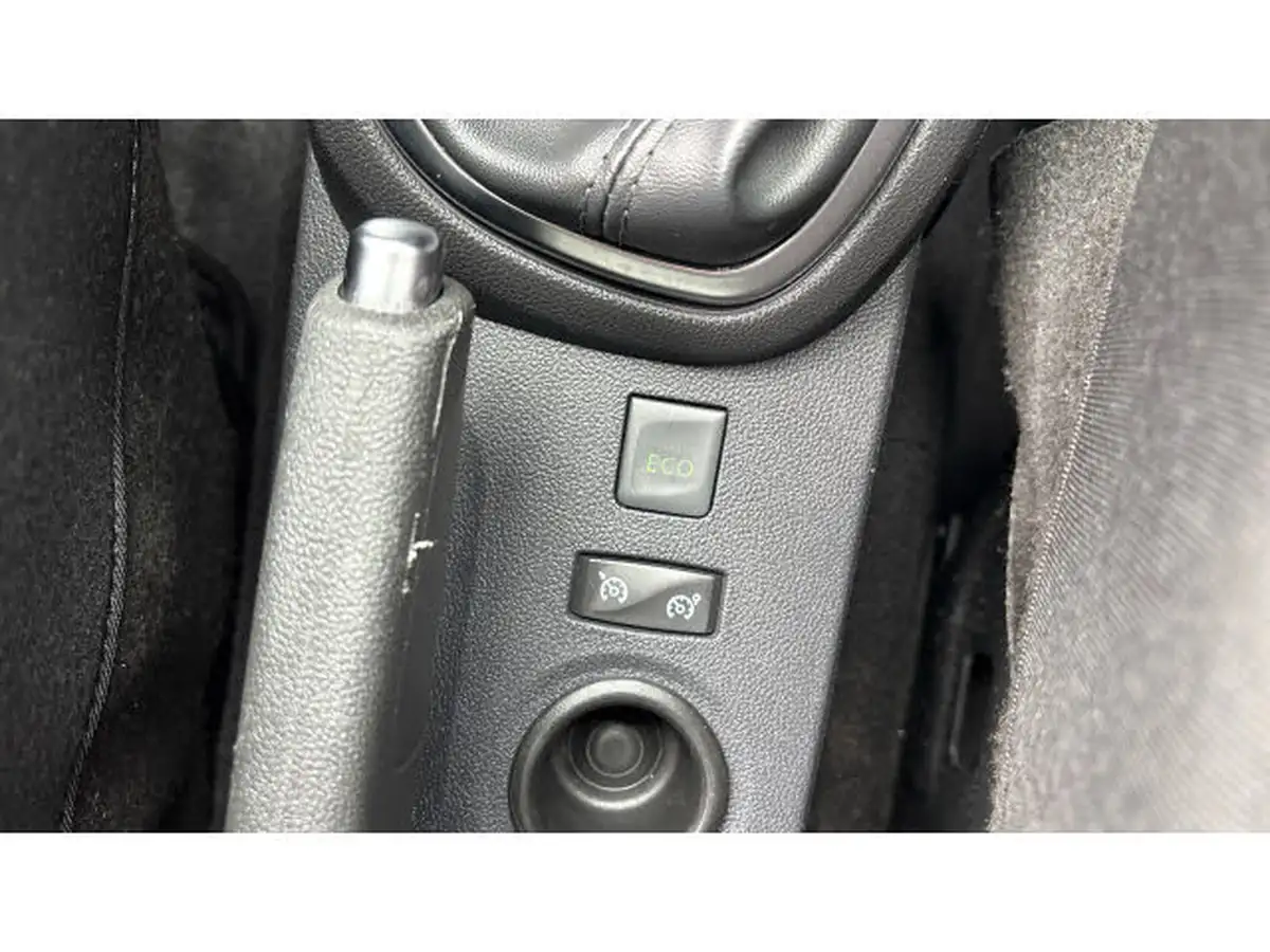 2019-renault-captur-09-tce-iconic-big-39
