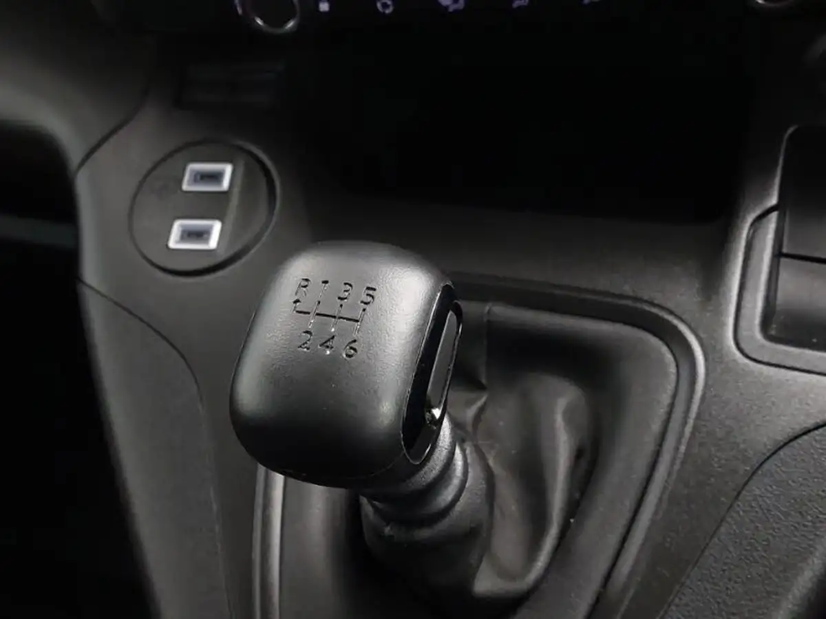 2024-peugeot-partner-15-bluehdi-professional-100pseu6d-big-11