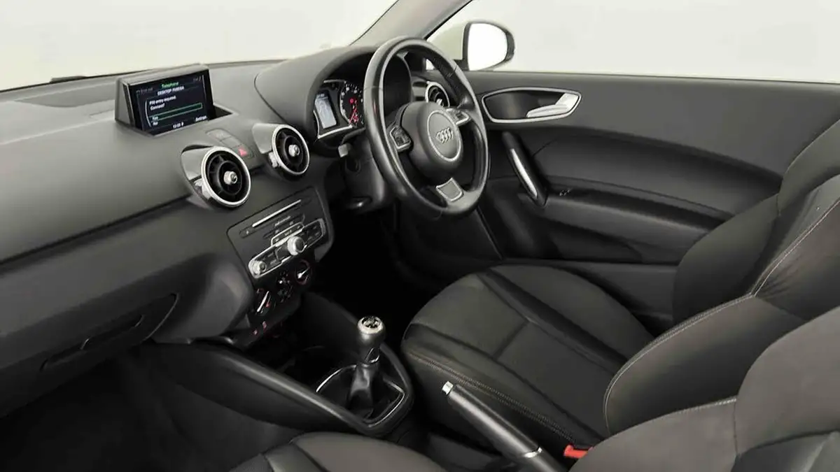 2016-audi-a1-10-tfsi-sport-hatchback-3d-big-2