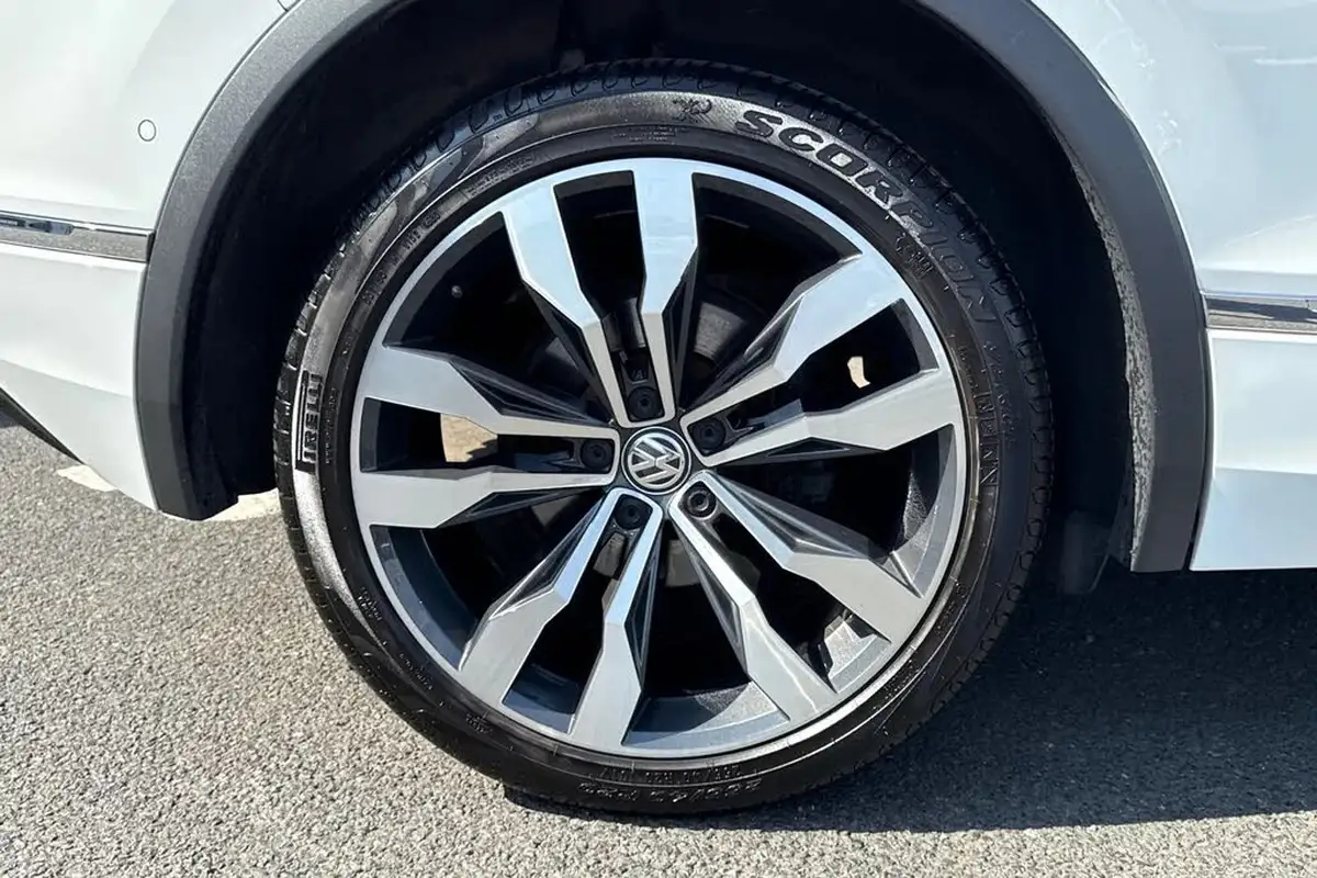 2020-volkswagen-tiguan-20tdi-r-line-tech-150ps-dsg-big-12