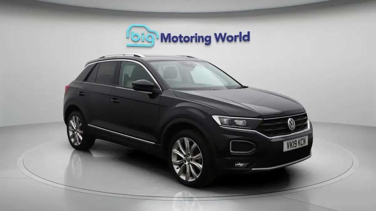 2019-volkswagen-t-roc-15-tsi-se-big-1