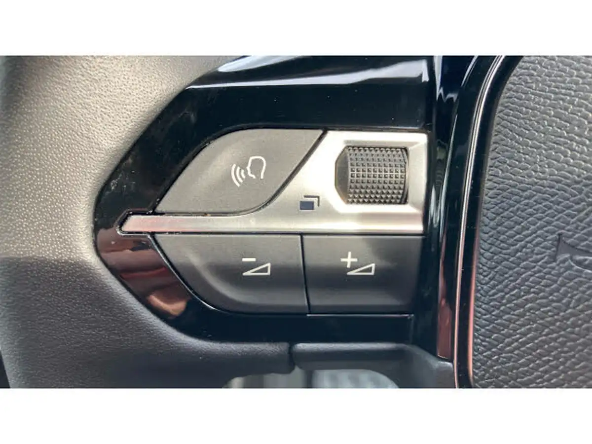 2025-peugeot-2008-suv-12-puretech-allure-130ps-big-25