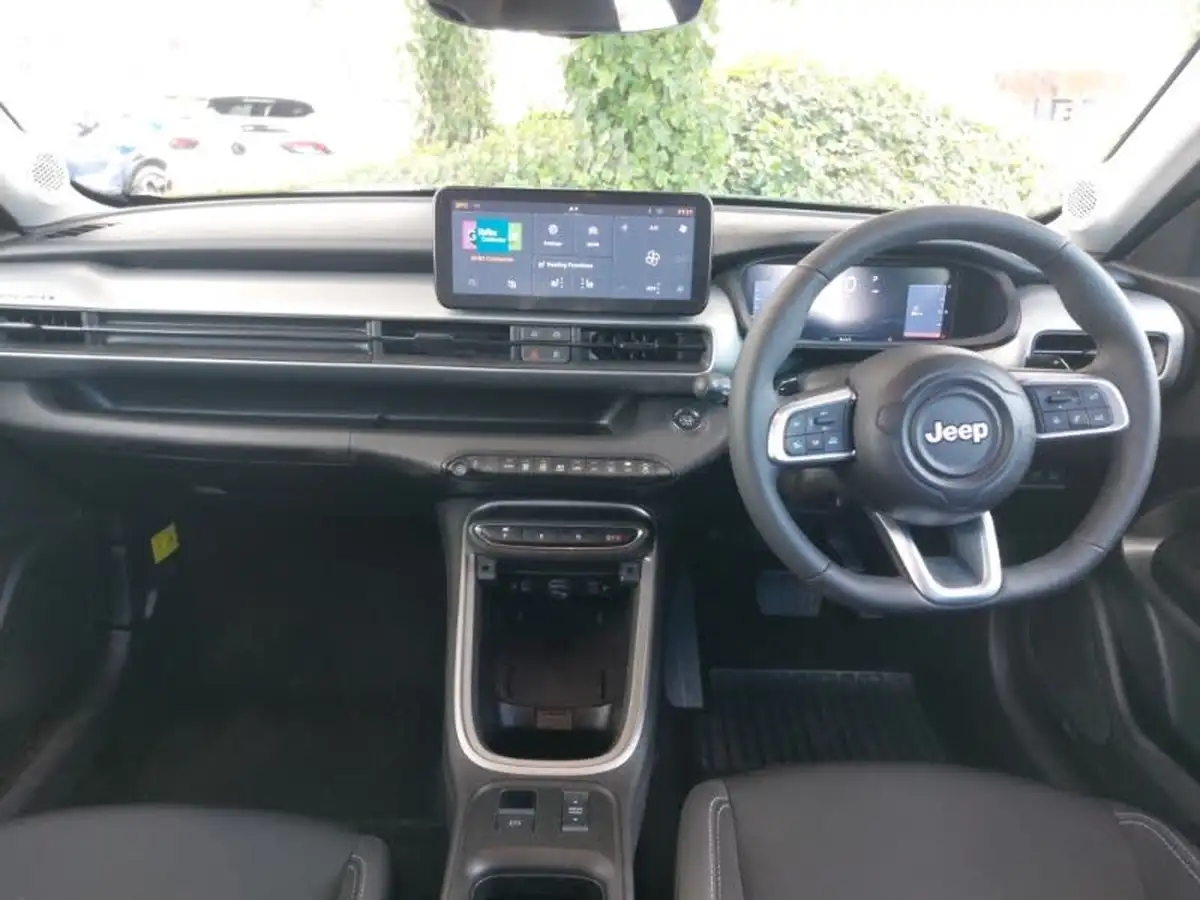 2024-jeep-avenger-12-gse-summit-e-hybrid-48v-auto-big-2