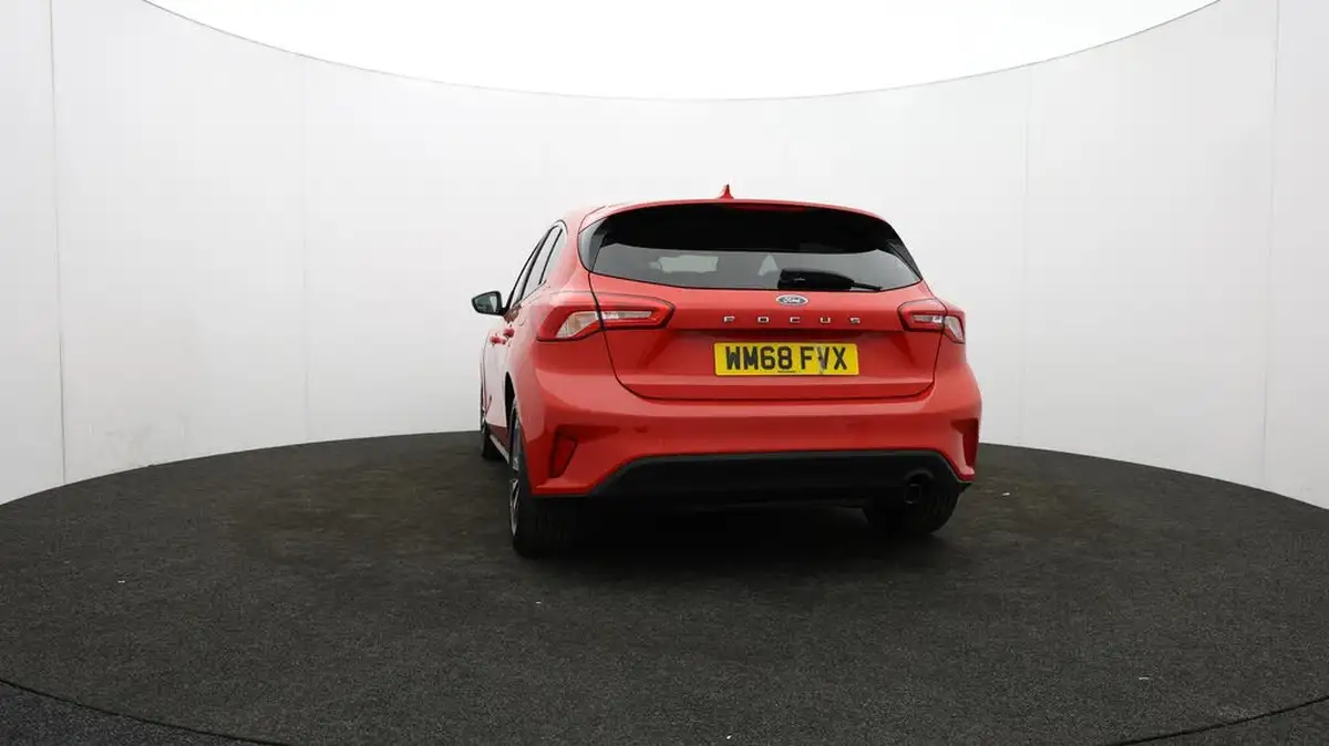 2018-ford-focus-10t-zetec-125ps-hatchback-big-32