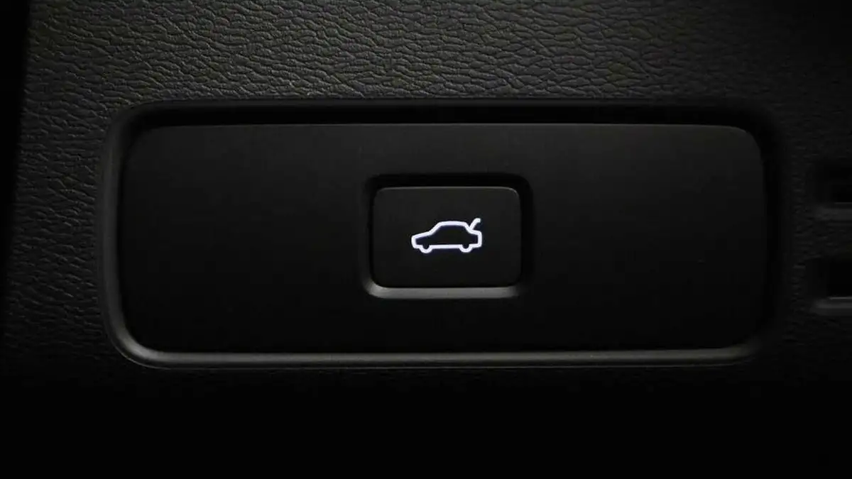 2024-volvo-ec40-e-ultra-big-54