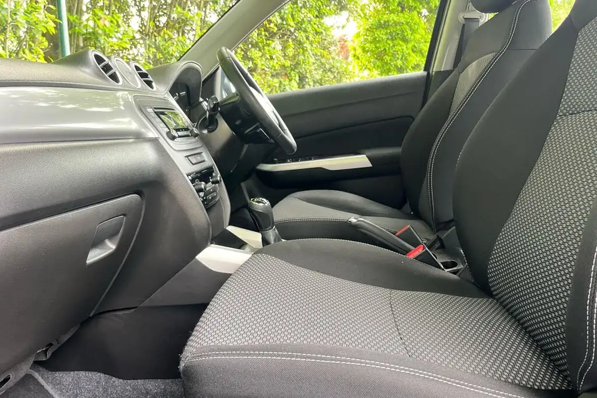 2017-suzuki-vitara-16-sz4-big-3