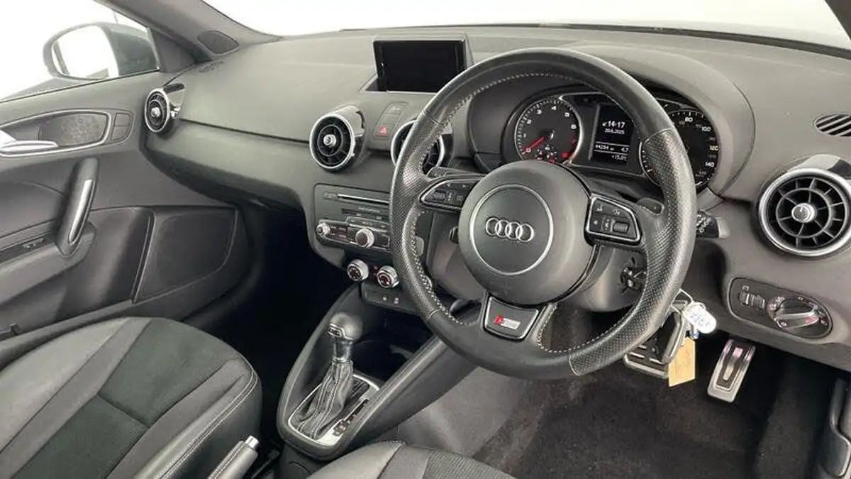 2015-audi-a1-14-s-line-150ps-cod-ss-sportback-5d-1395cc-tronic-big-5