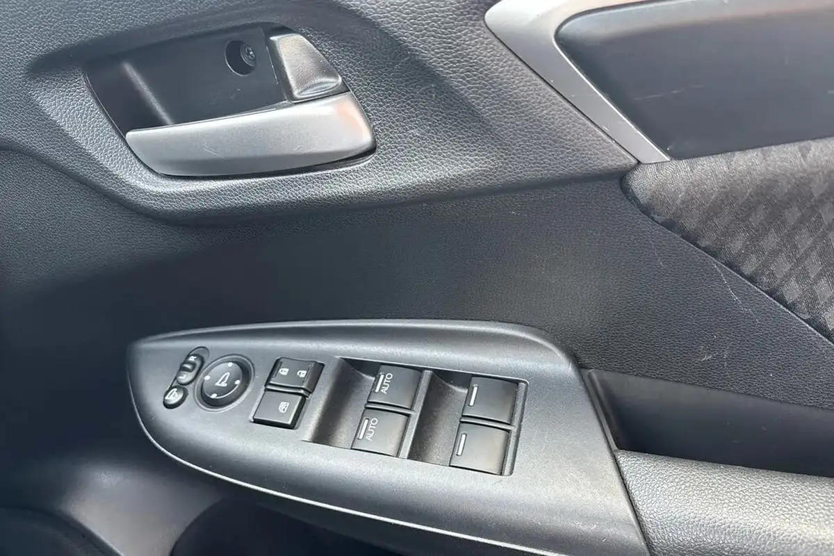 2018-honda-jazz-13-i-vtec-ex-big-15