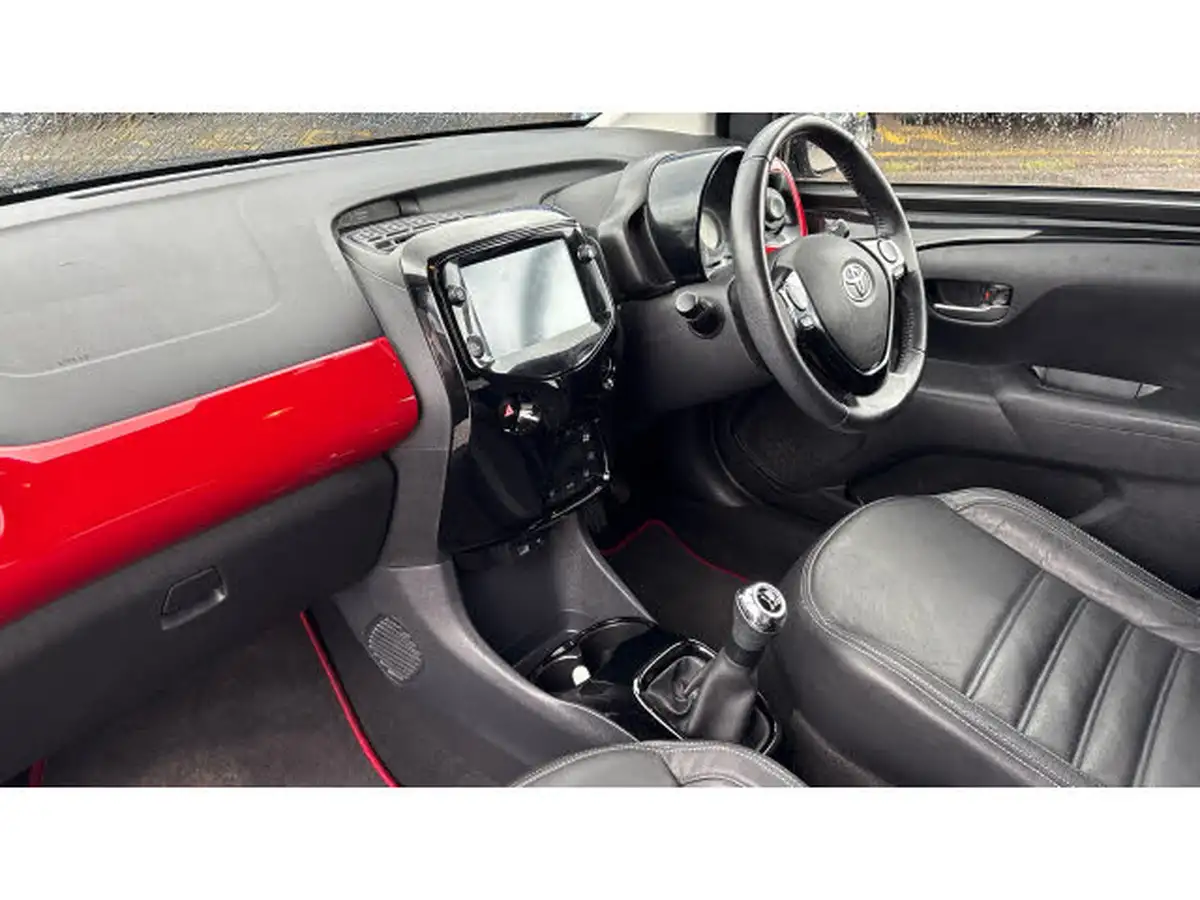 2021-toyota-aygo-10-vvt-i-x-clusiv-big-8