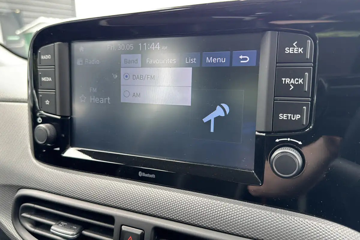 2022-hyundai-i10-10-se-connect-big-19
