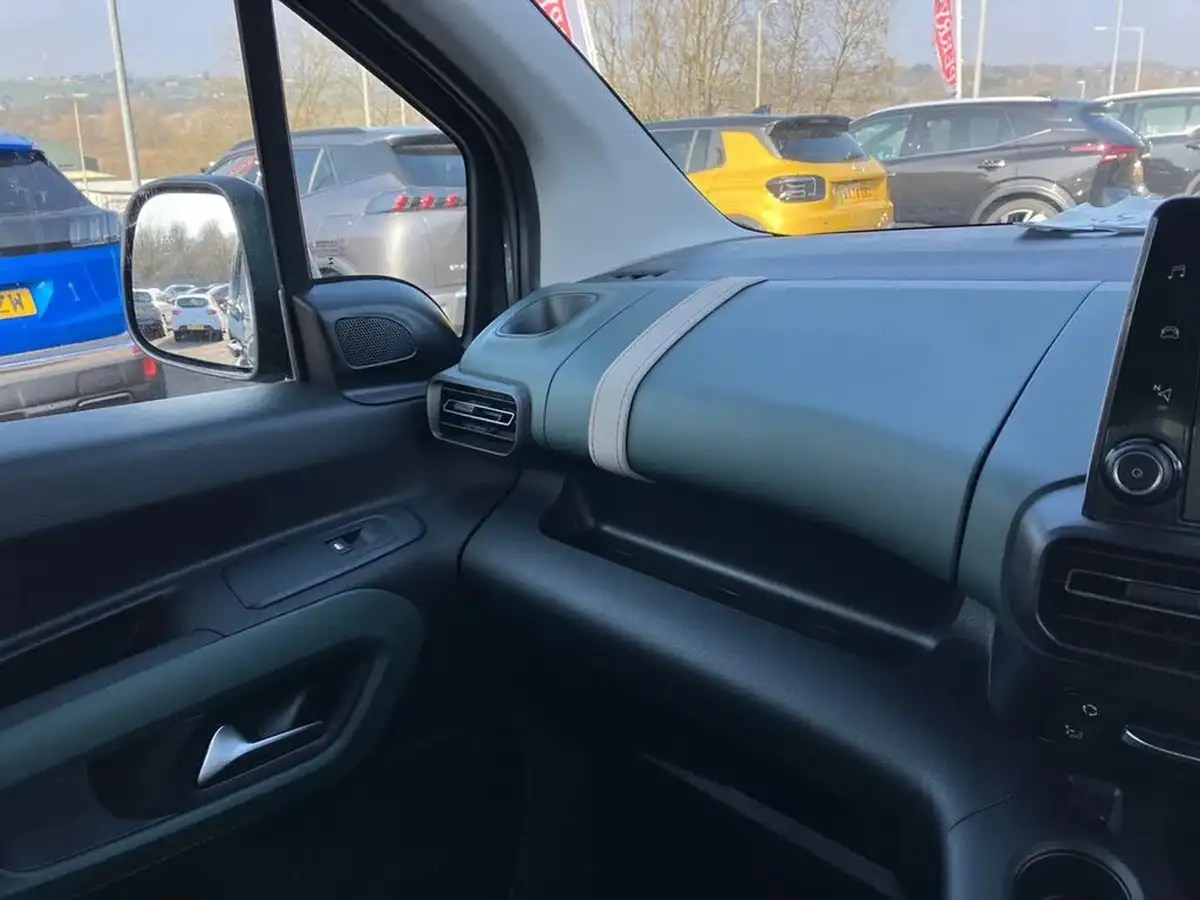 2023-citroen-berlingo-e-flair-xtr-m-size-big-36