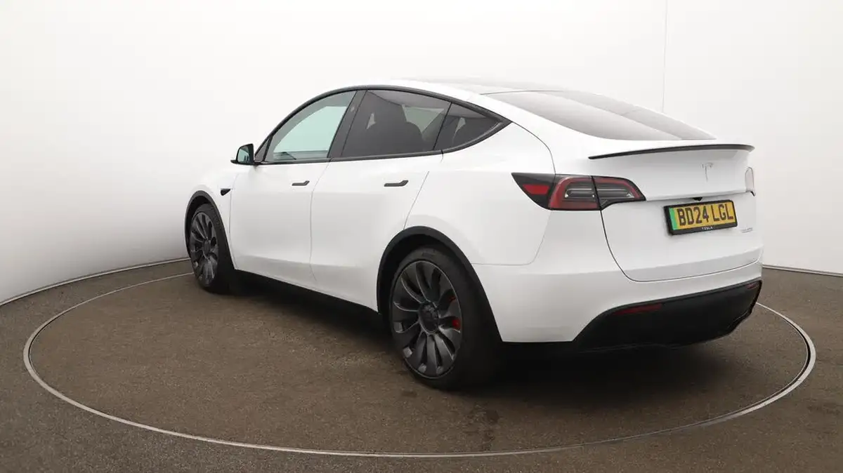 2024-tesla-model-y-e-performance-big-61