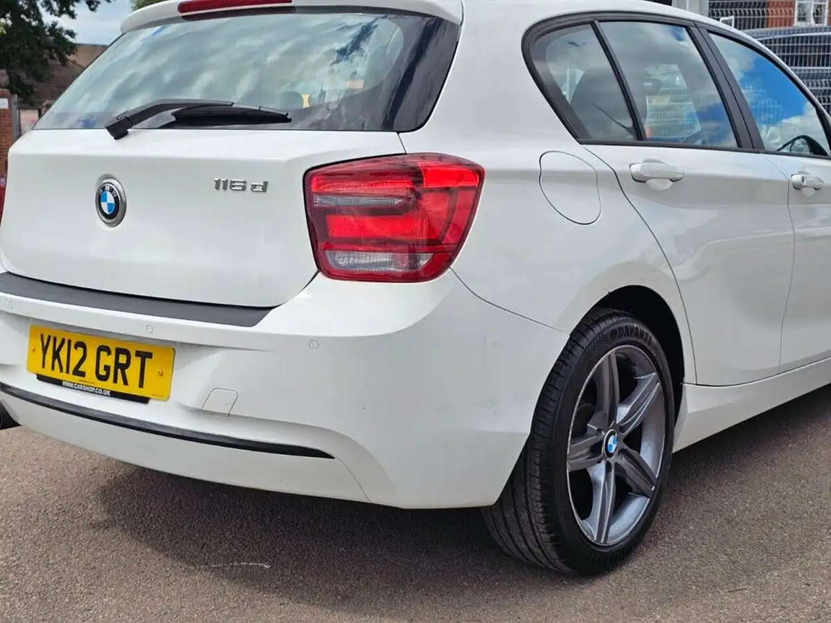 2012-bmw-1-series-20td-116d-sport-hatchback-5d-big-32