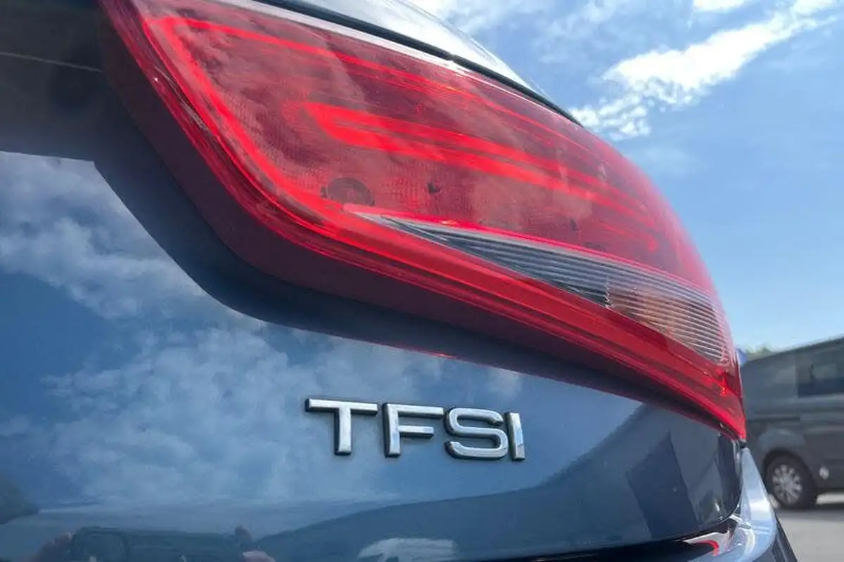 2016-audi-a1-14-tfsi-sportback-5d-big-23