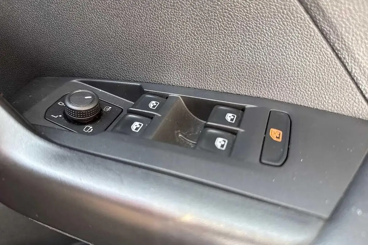 2022-volkswagen-t-cross-10-tsi-se-95ps-big-28
