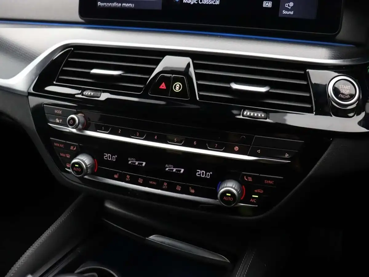 2022-bmw-5-series-20-530e-m-sport-saloon-4d-big-29