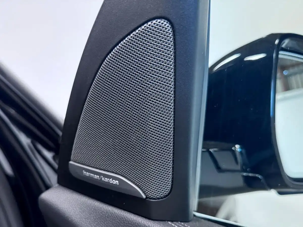 2021-bmw-x5-44-m50i-big-18