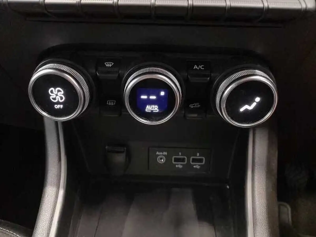 2020-renault-captur-15dci-iconic-95bhp-big-25